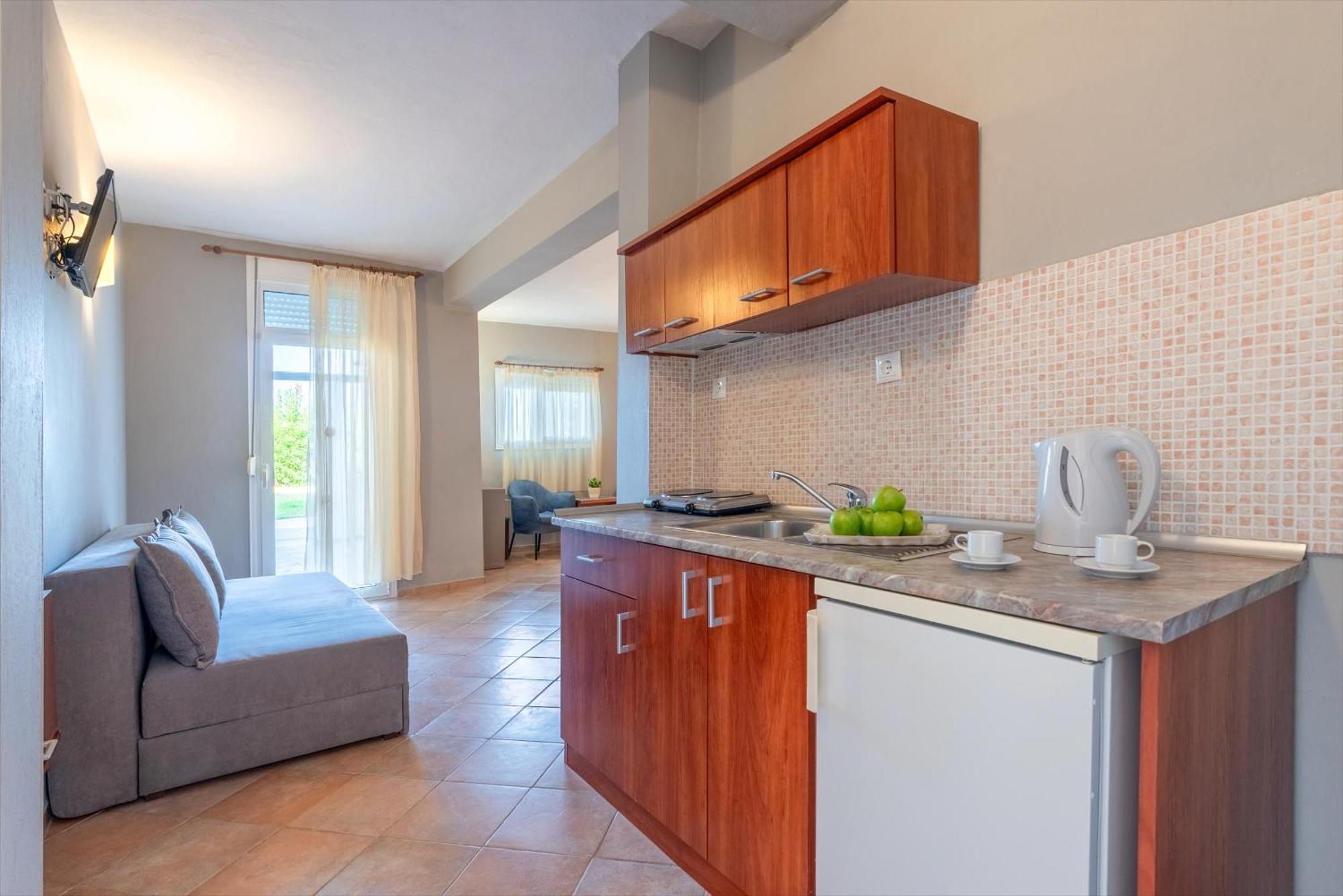Ampelia Hotel Kassandra Ханіоті Екстер'єр фото